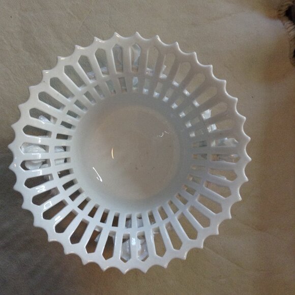 2 pc Pedestal and Basket, Woven (Reticulated) Porcelain, Glossy, Applied Roses - Picture 2 of 9